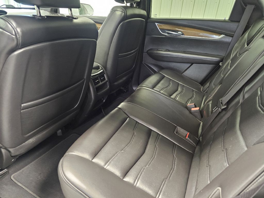 2017 Cadillac XT5 Image 12