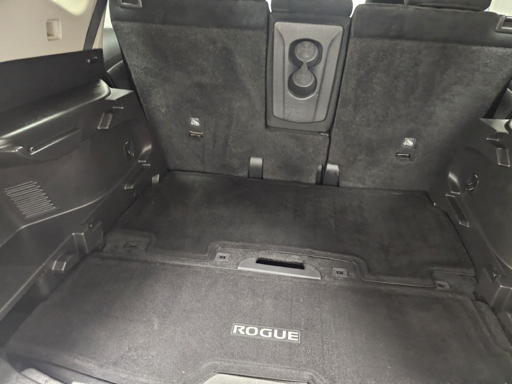 2016 Nissan Rogue Image 13