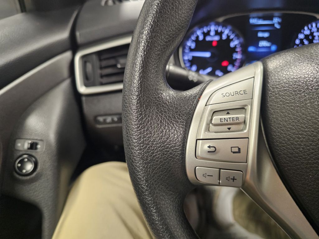 2016 Nissan Rogue Image 19
