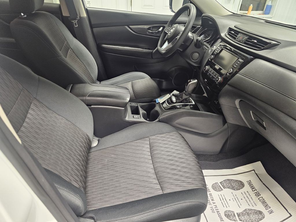 2019 Nissan Rogue Image 17