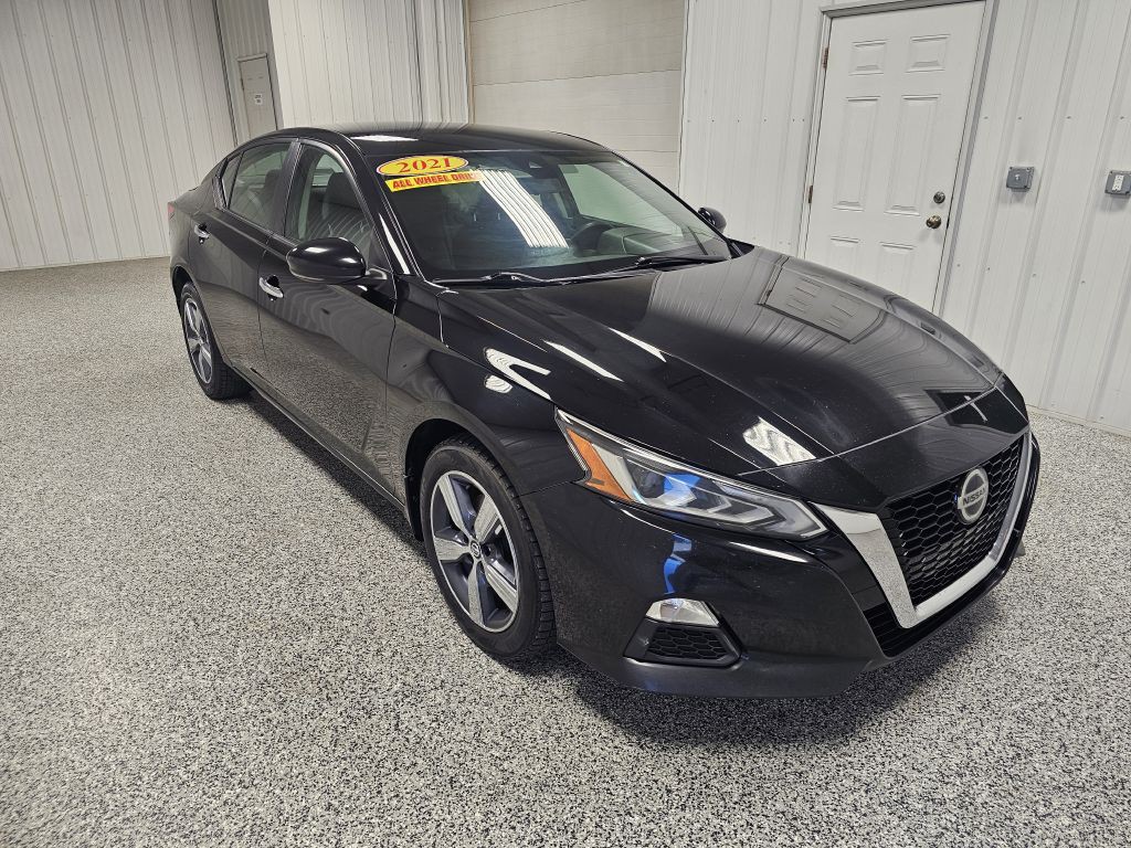 2021 Nissan Altima Image 2