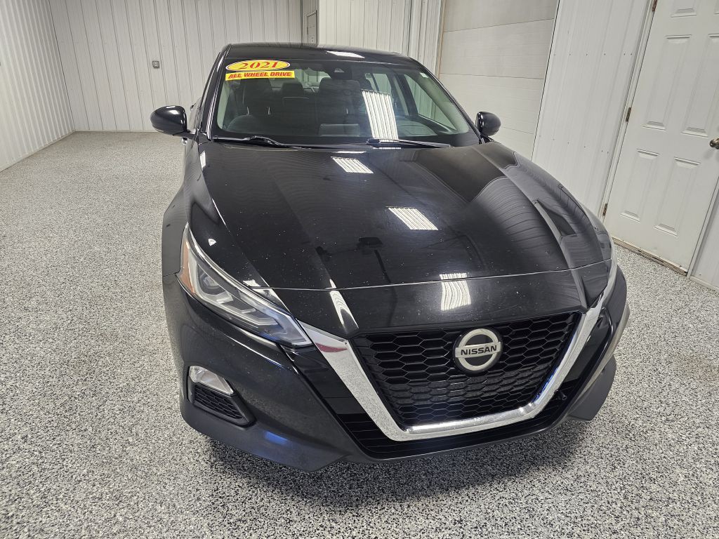 2021 Nissan Altima Image 3
