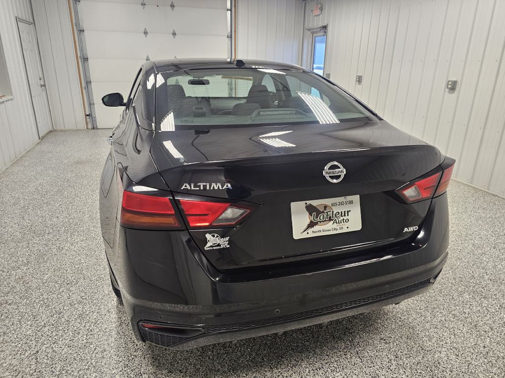 2021 Nissan Altima Image 5