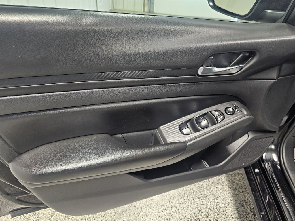 2021 Nissan Altima Image 8