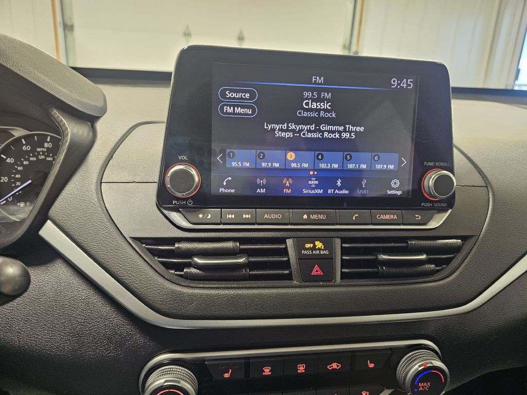 2021 Nissan Altima Image 22