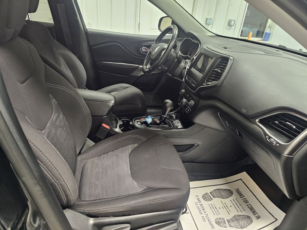 2019 Jeep Cherokee Image 16