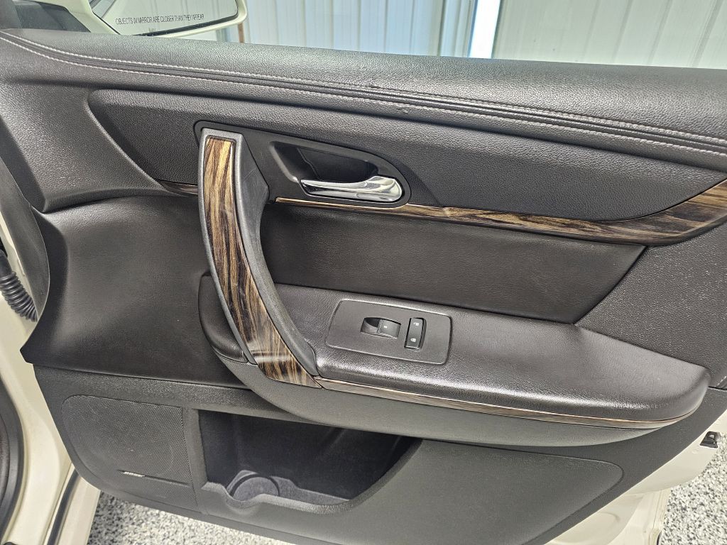 2015 GMC Acadia Image 17