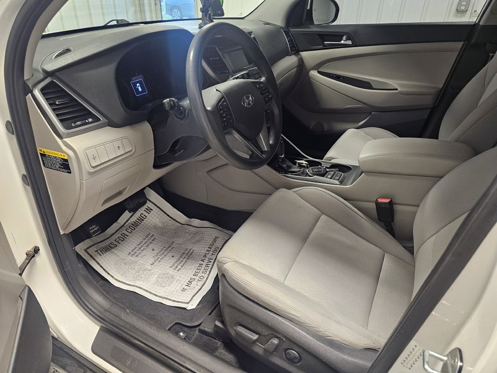 2017 Hyundai Tucson Image 8