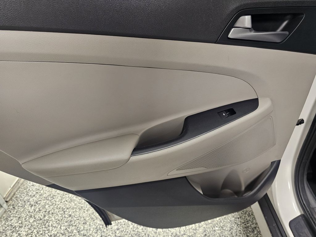 2017 Hyundai Tucson Image 9