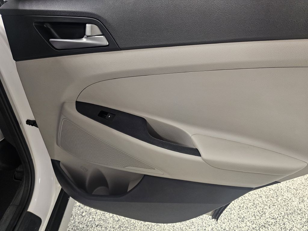 2017 Hyundai Tucson Image 12