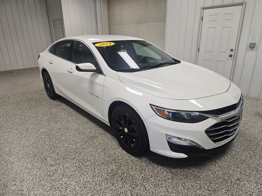 2024 Chevrolet Malibu Image 2