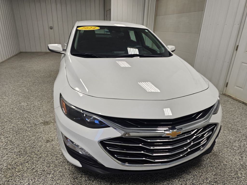 2024 Chevrolet Malibu Image 3