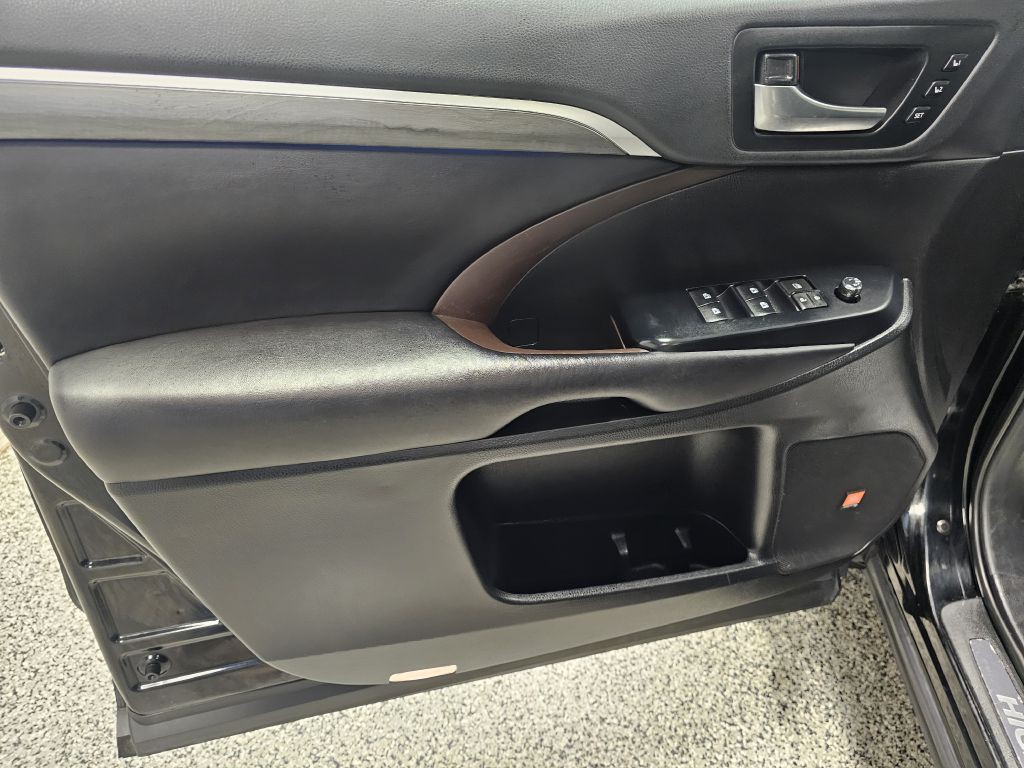 2019 Toyota Highlander Image 9