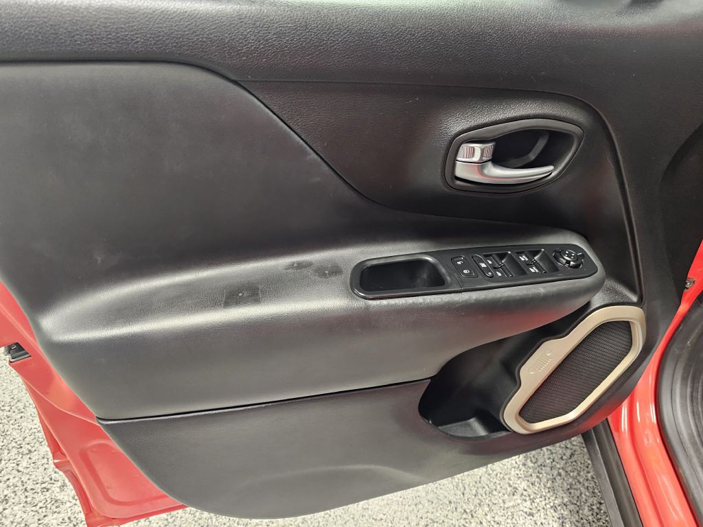 2016 Jeep Renegade Image 8