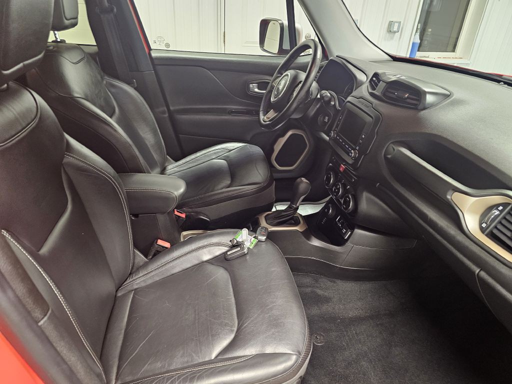 2016 Jeep Renegade Image 16