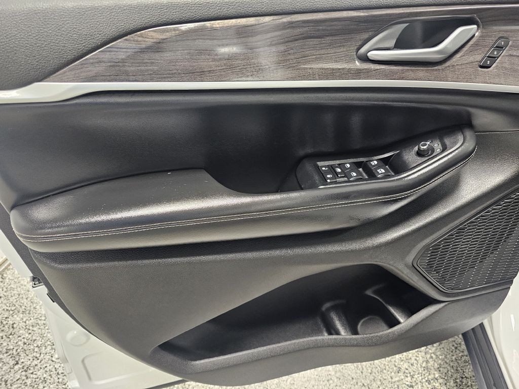 2023 Jeep Grand Cherokee Image 9