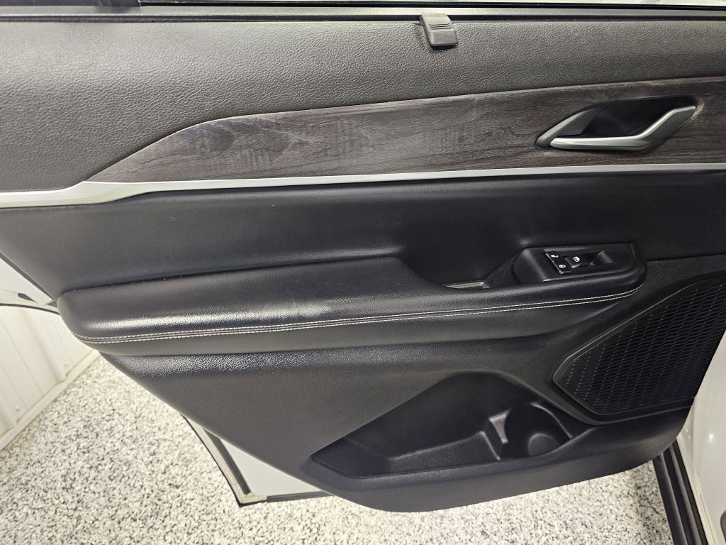 2023 Jeep Grand Cherokee Image 11