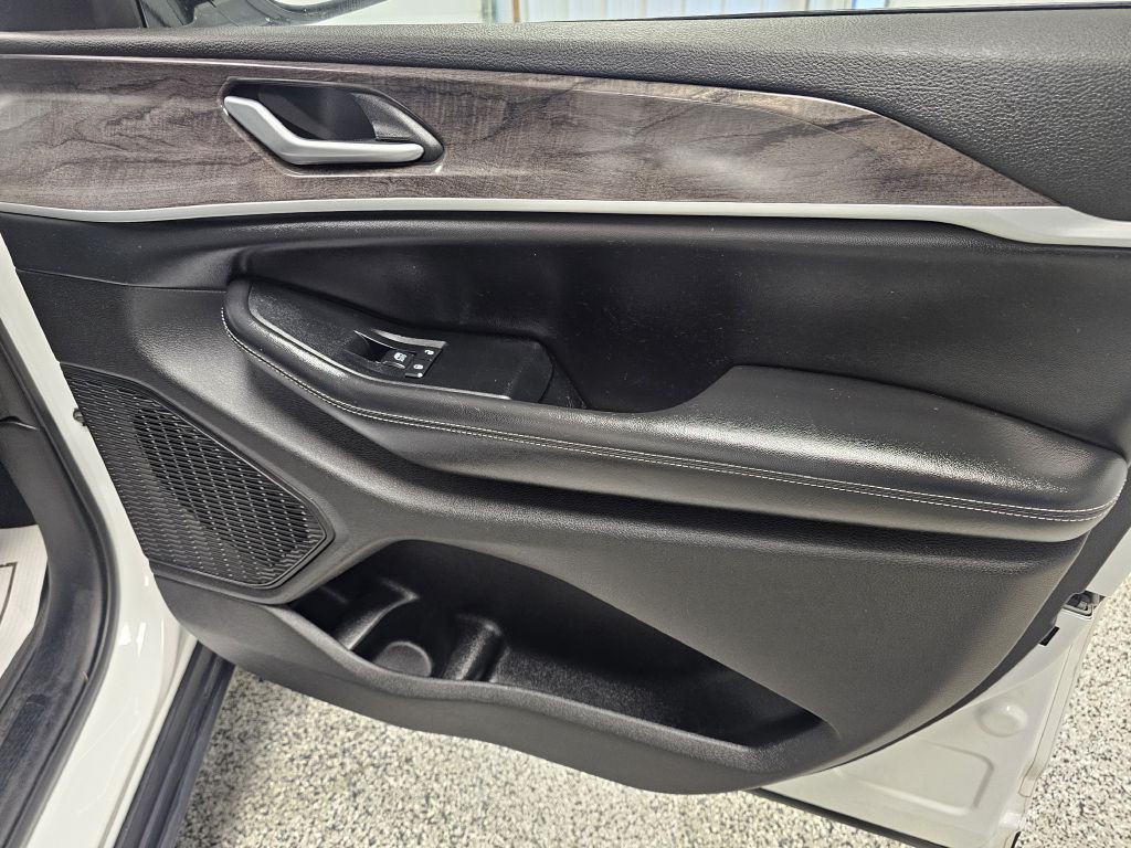 2023 Jeep Grand Cherokee Image 17