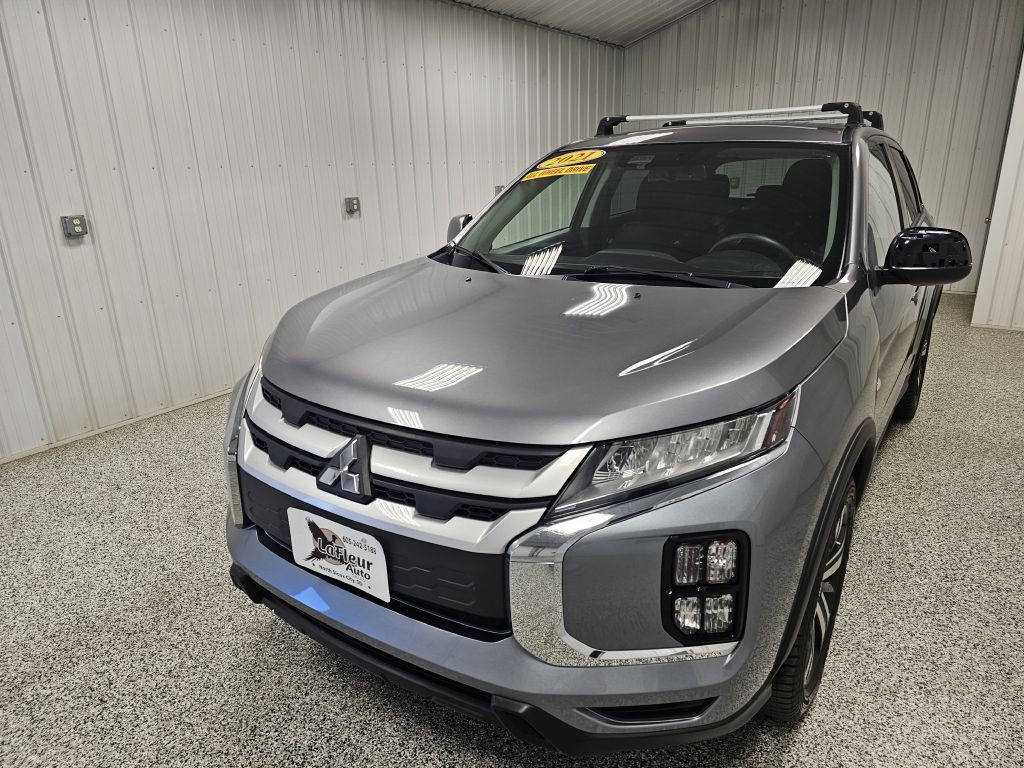 2021 Mitsubishi Outlander Image 4