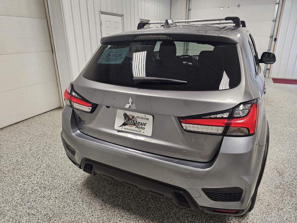 2021 Mitsubishi Outlander Image 6