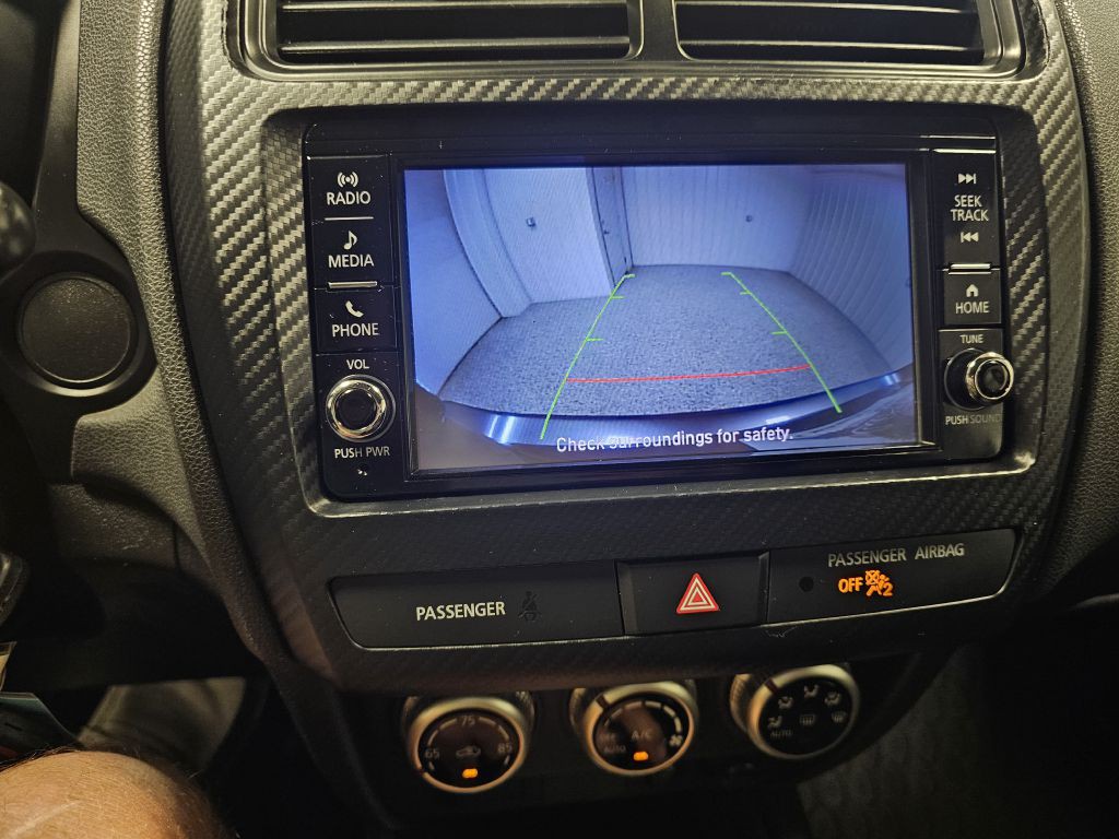 2021 Mitsubishi Outlander Image 21