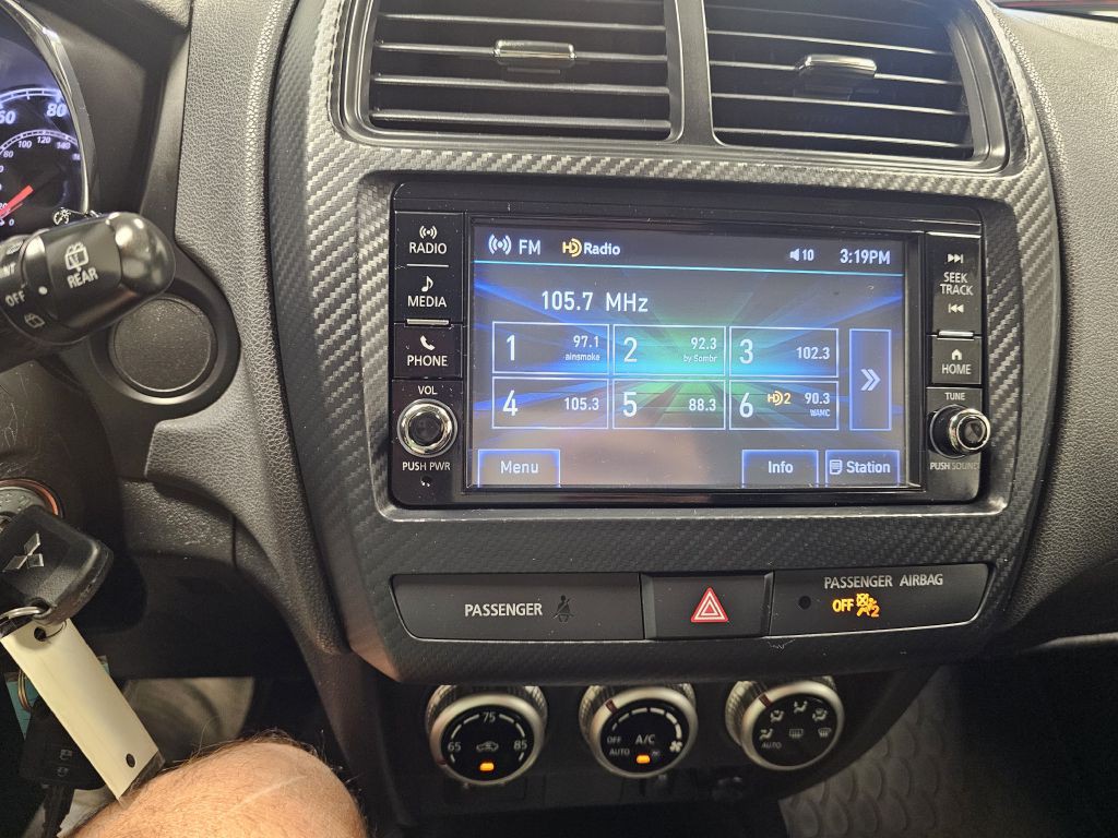 2021 Mitsubishi Outlander Image 22