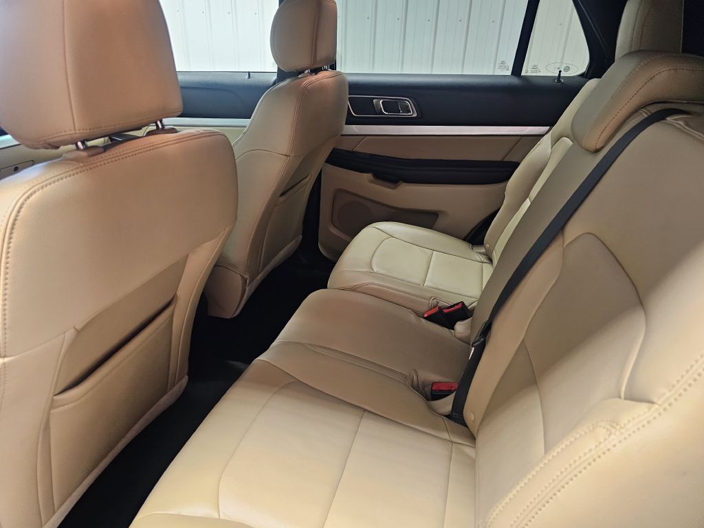 2016 Ford Explorer Image 13
