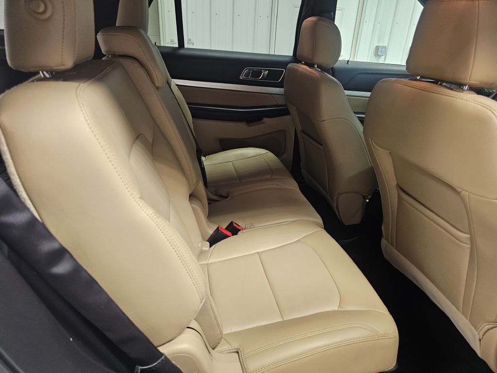 2016 Ford Explorer Image 16