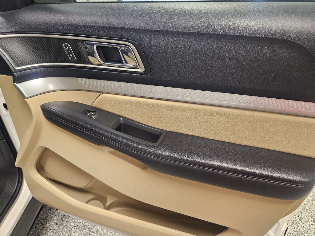 2016 Ford Explorer Image 17
