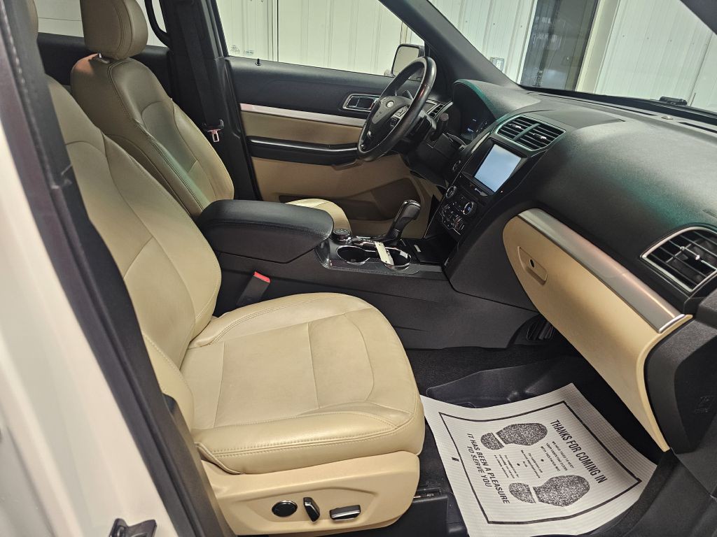 2016 Ford Explorer Image 18
