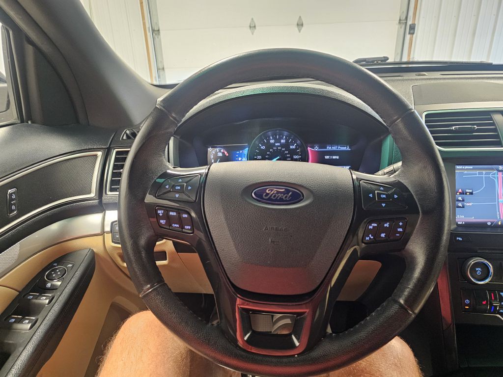 2016 Ford Explorer Image 19