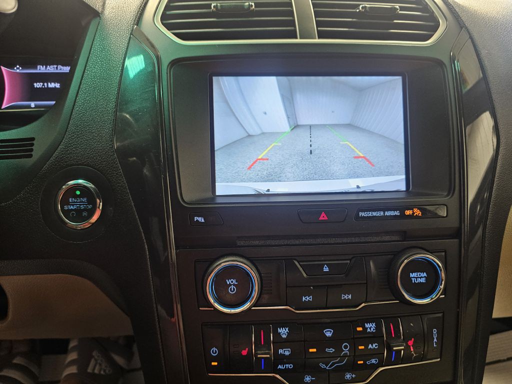 2016 Ford Explorer Image 23