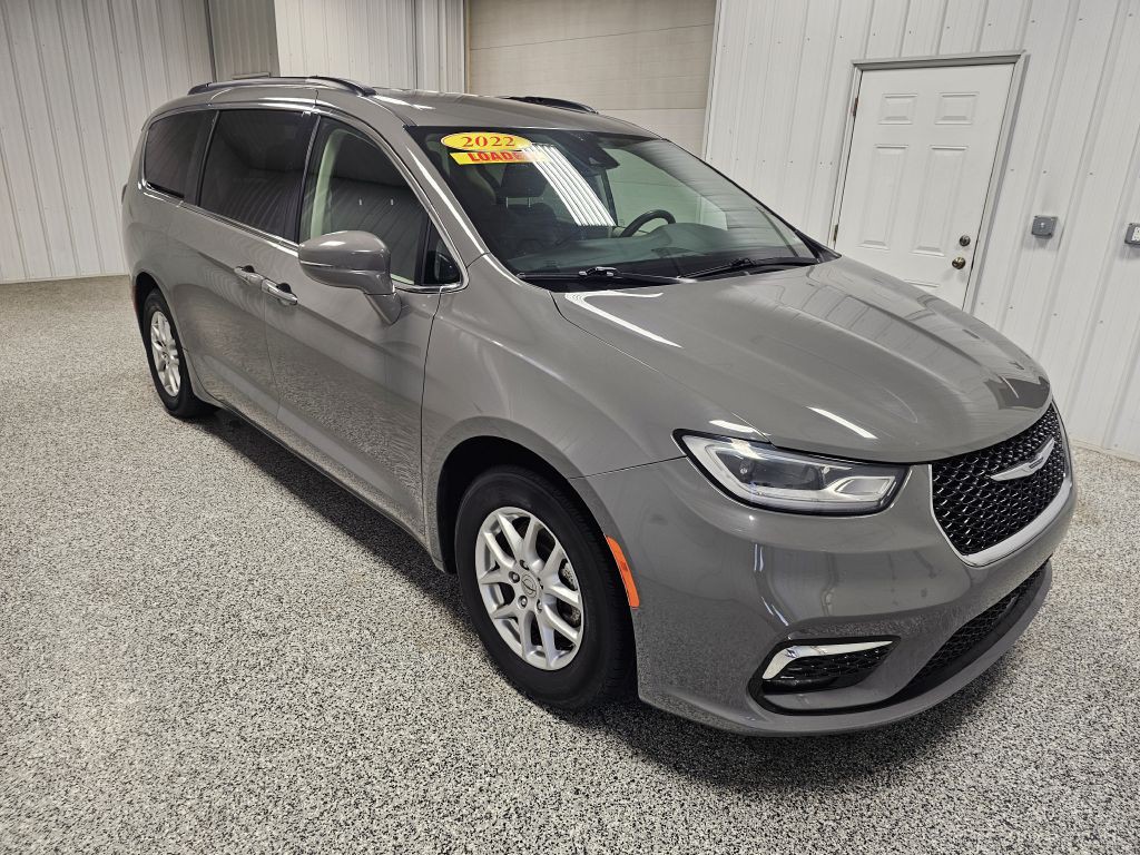 2022 Chrysler Pacifica Image 2