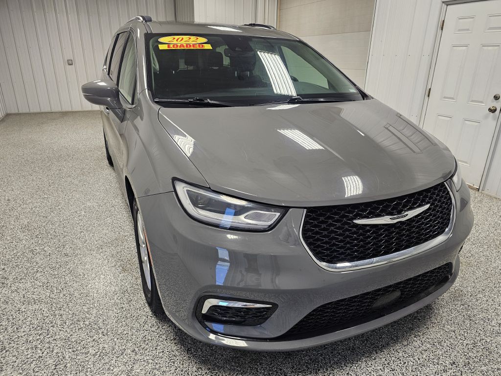 2022 Chrysler Pacifica Image 3