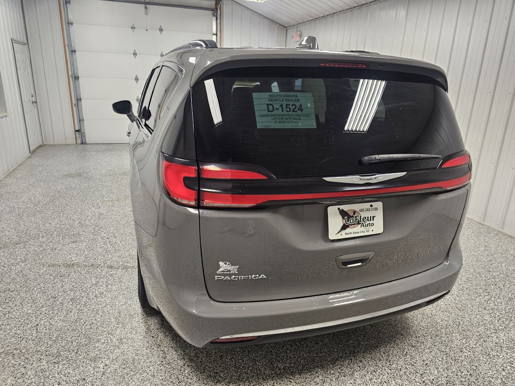 2022 Chrysler Pacifica Image 5