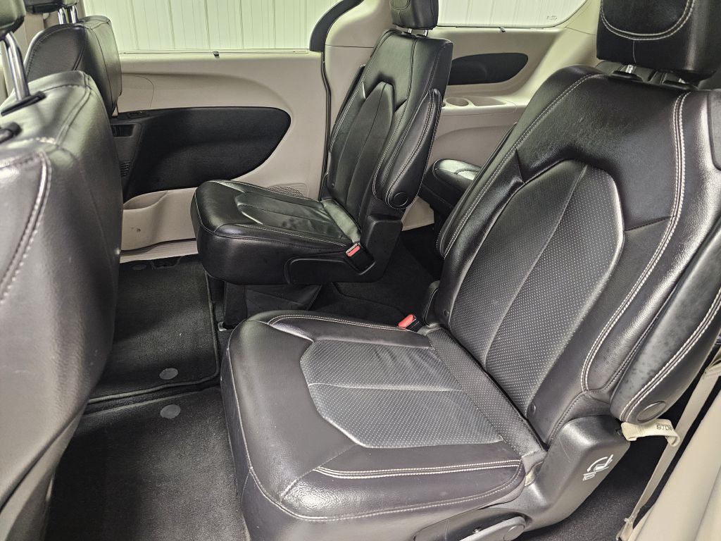2022 Chrysler Pacifica Image 10