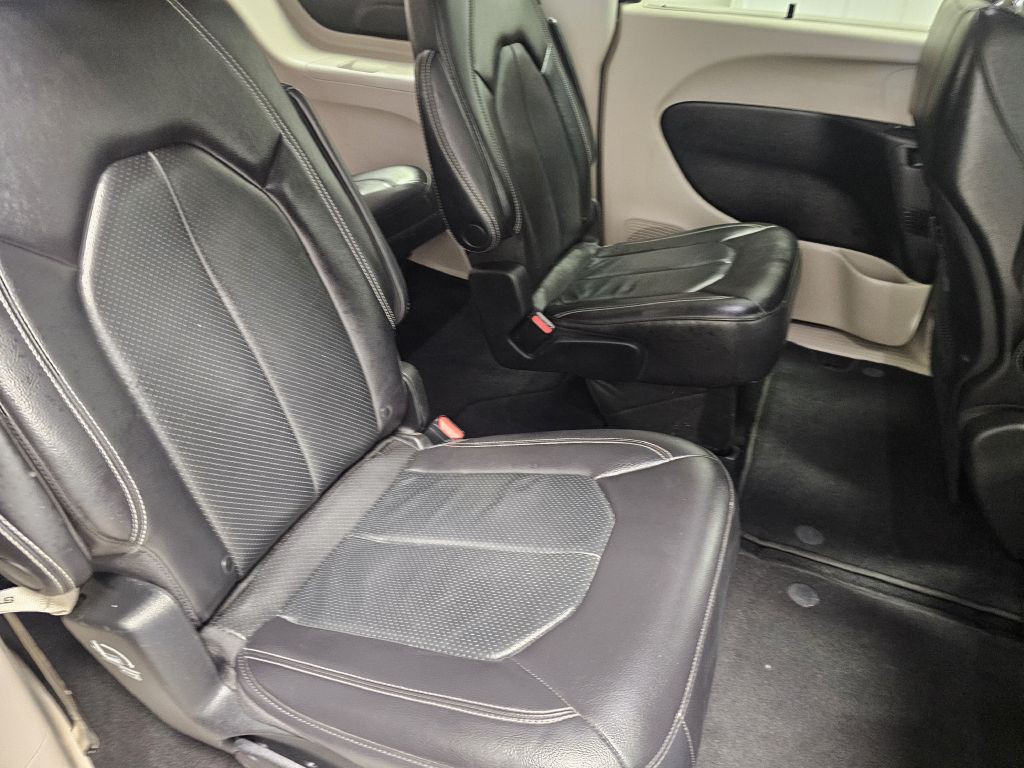 2022 Chrysler Pacifica Image 13