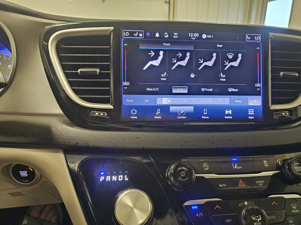 2022 Chrysler Pacifica Image 23