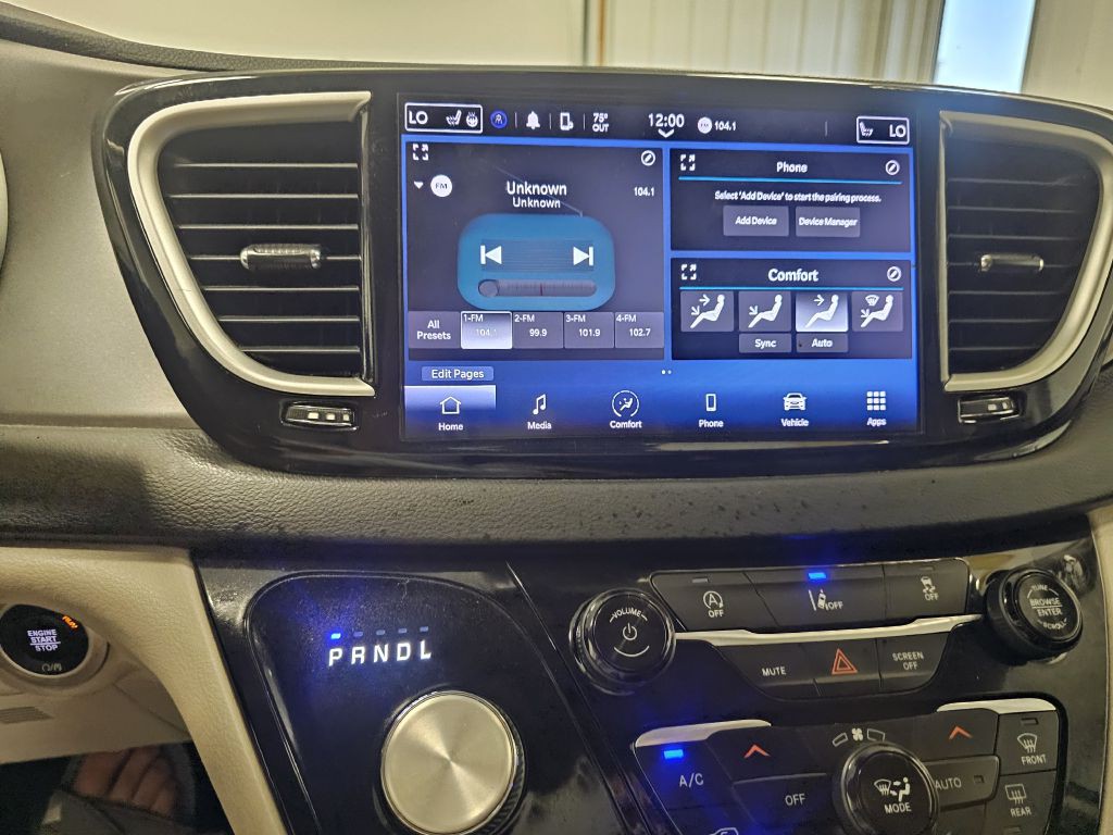 2022 Chrysler Pacifica Image 24