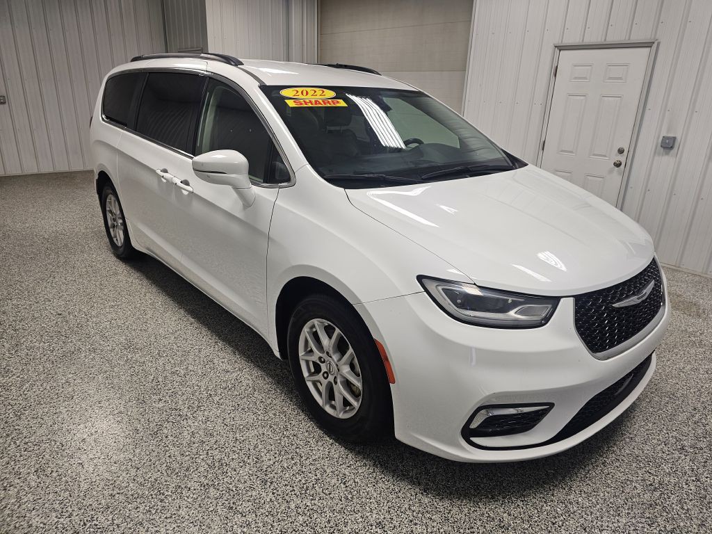 2022 Chrysler Pacifica Image 2