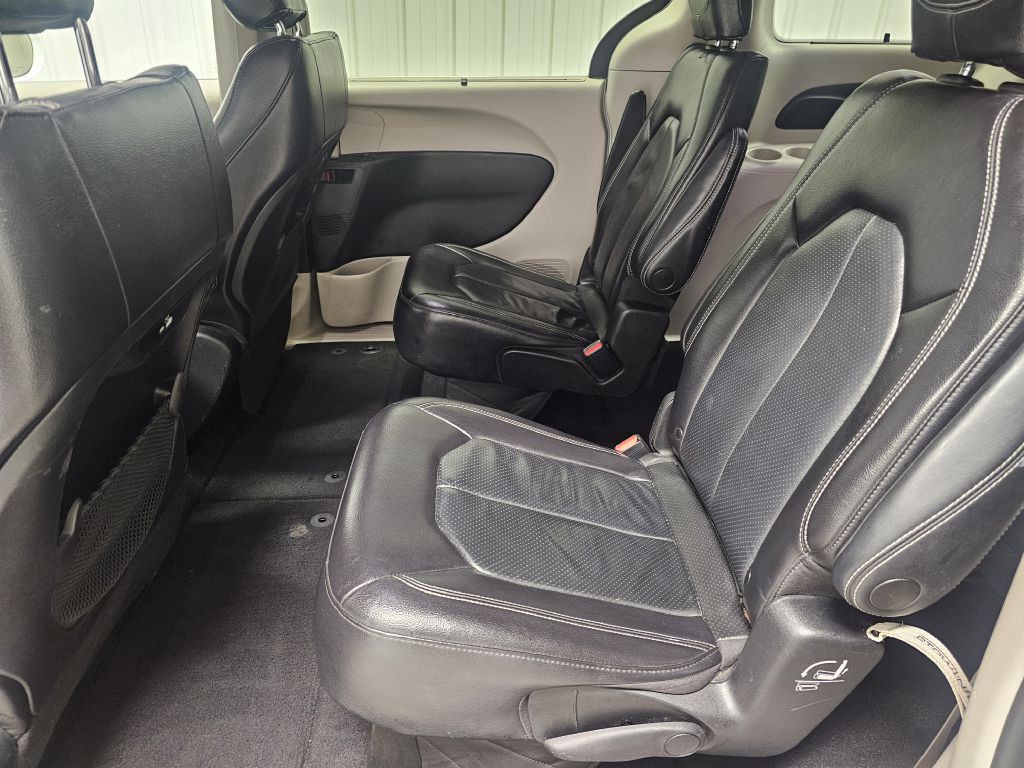 2022 Chrysler Pacifica Image 10