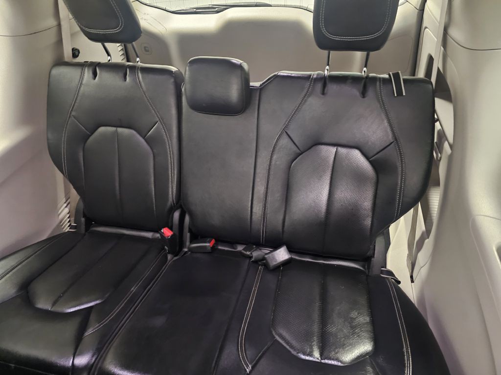 2022 Chrysler Pacifica Image 11