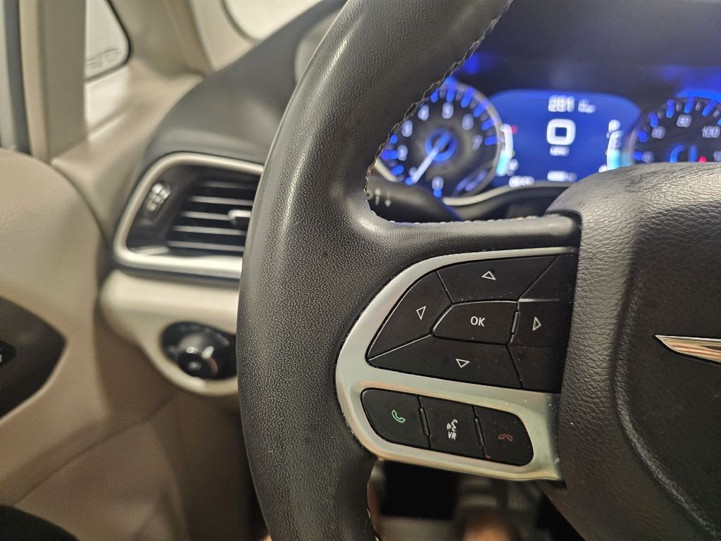 2022 Chrysler Pacifica Image 17