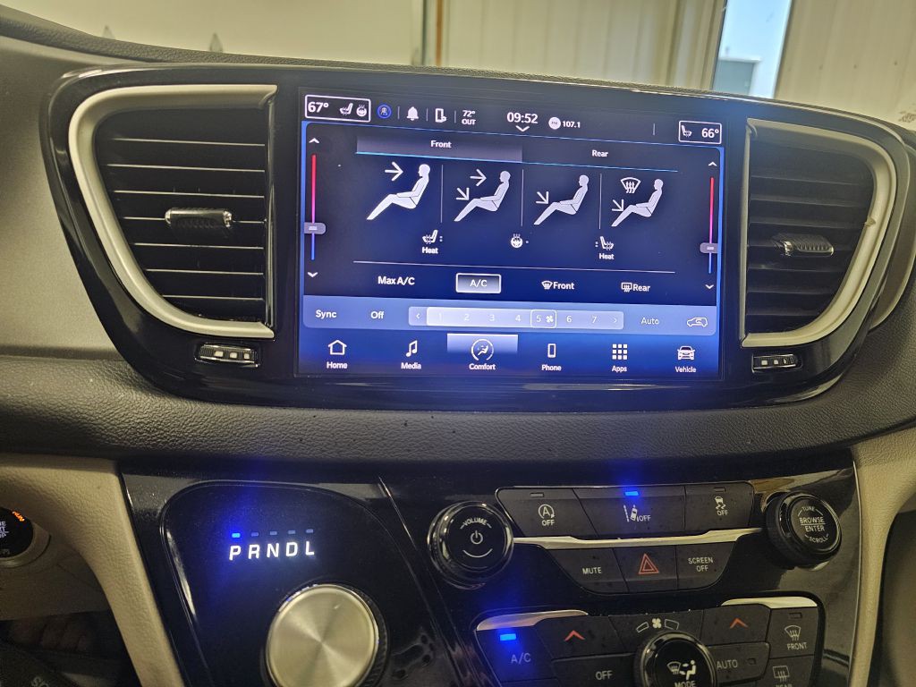 2022 Chrysler Pacifica Image 23