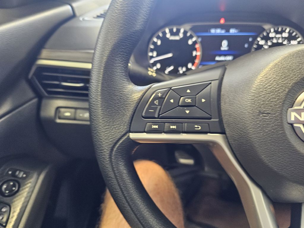 2025 Nissan Altima Image 18