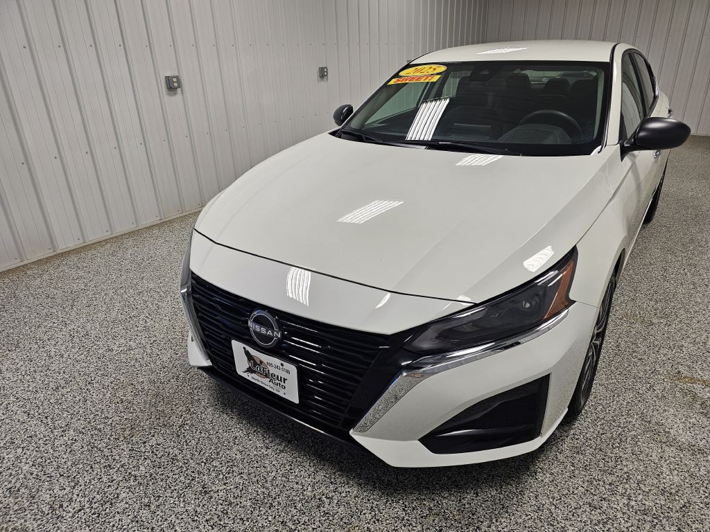 2025 Nissan Altima Image 4