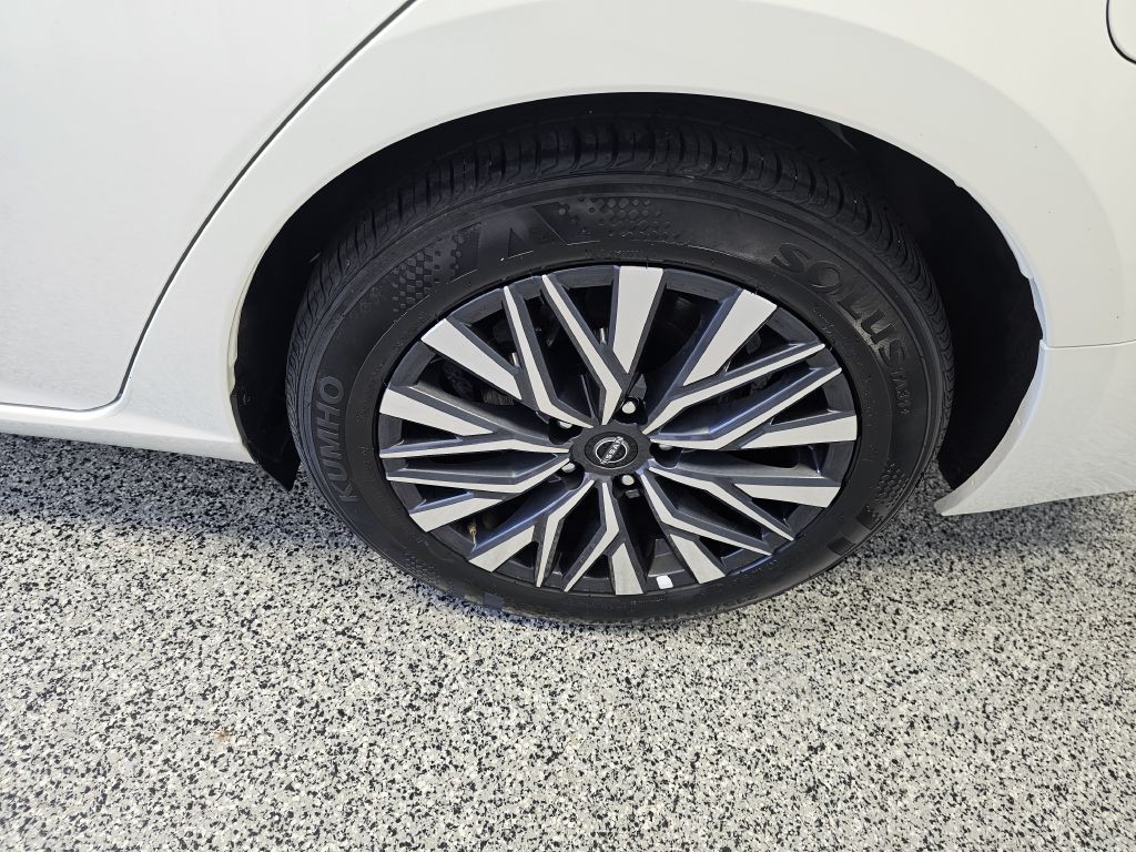 2025 Nissan Altima Image 7