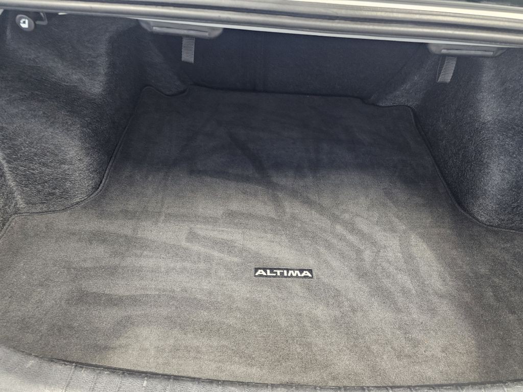 2025 Nissan Altima Image 12