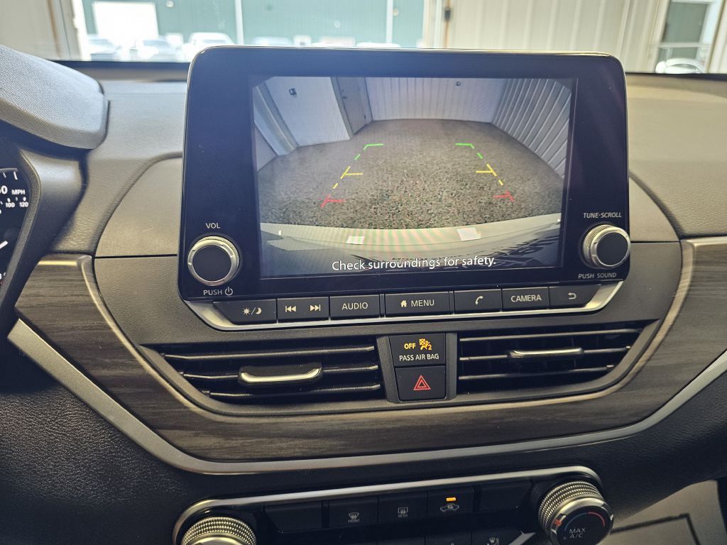 2025 Nissan Altima Image 21