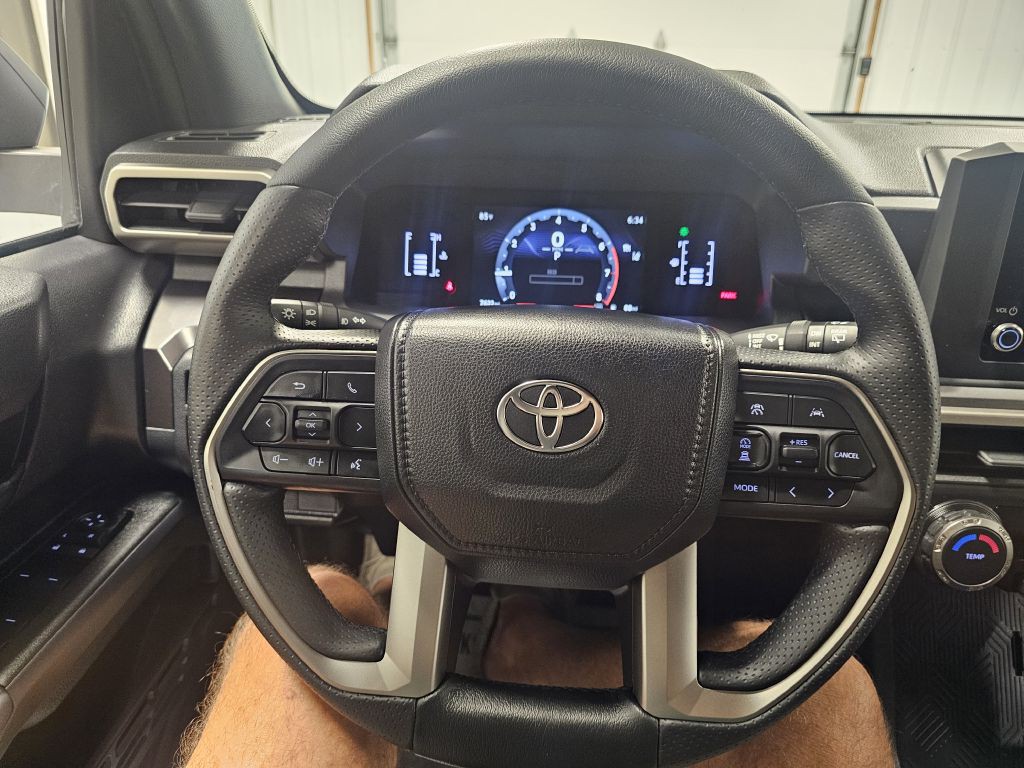 2025 Toyota 4Runner Image 18